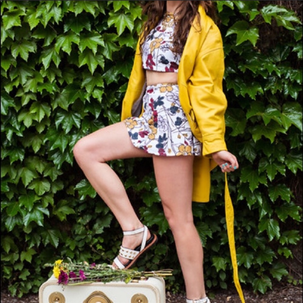 - Isabella rose Taylor floral miniskirt
